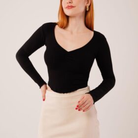 Geniş Yaka Siyah Basic Body Bluz