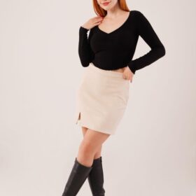 Geniş Yaka Siyah Basic Body Bluz
